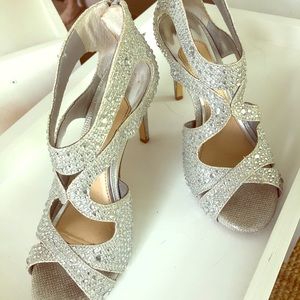 Gianni Bini silver rhinestone heels size 7